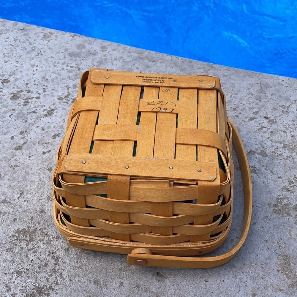 Longaberger Basket with fabric liner and garter